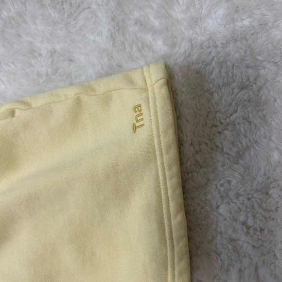 Aritzia yellow sweat skirt size xs TNA - Picture 3 of 5